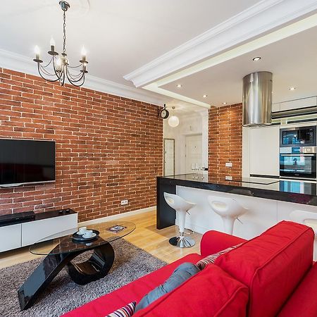 P&O Serviced Apartments Swietojanska Warsaw Exterior photo